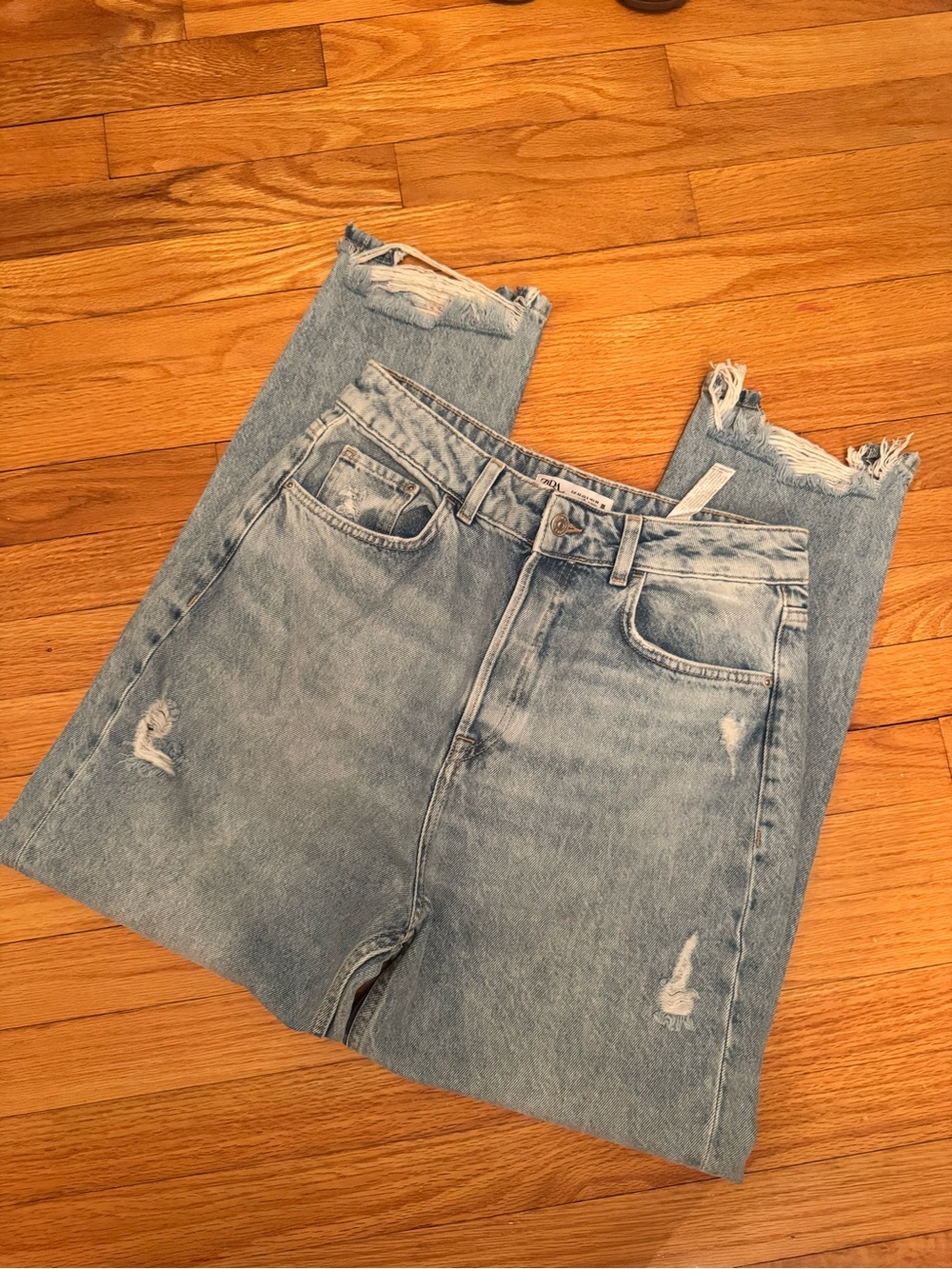 NWOT Zara Distressed High-Waist Jeans